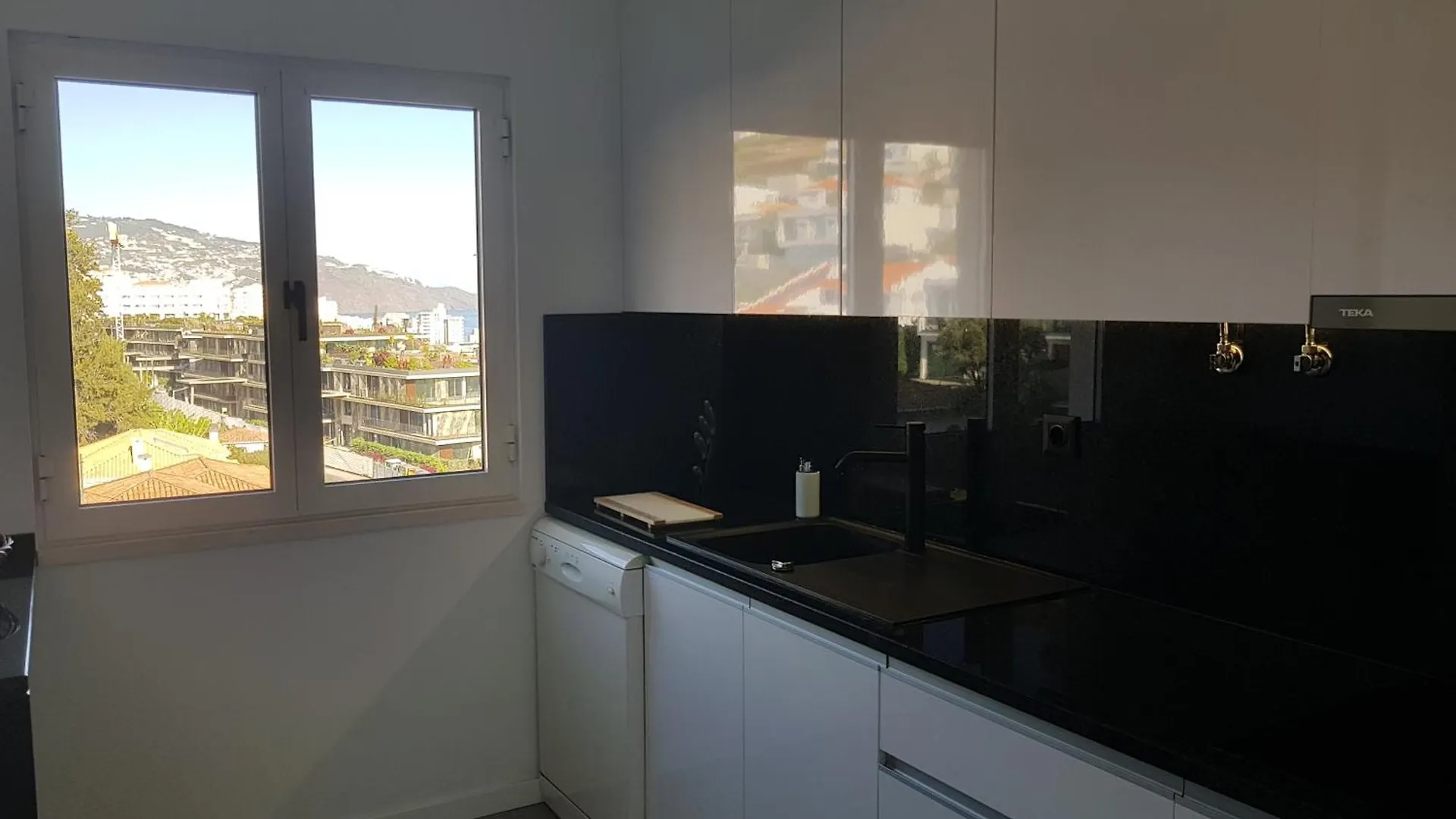 The Sunrise Of Your Dreams With Total Ocean View With New Modern Kitchens 0*, Funchal (Madeira) Portugal