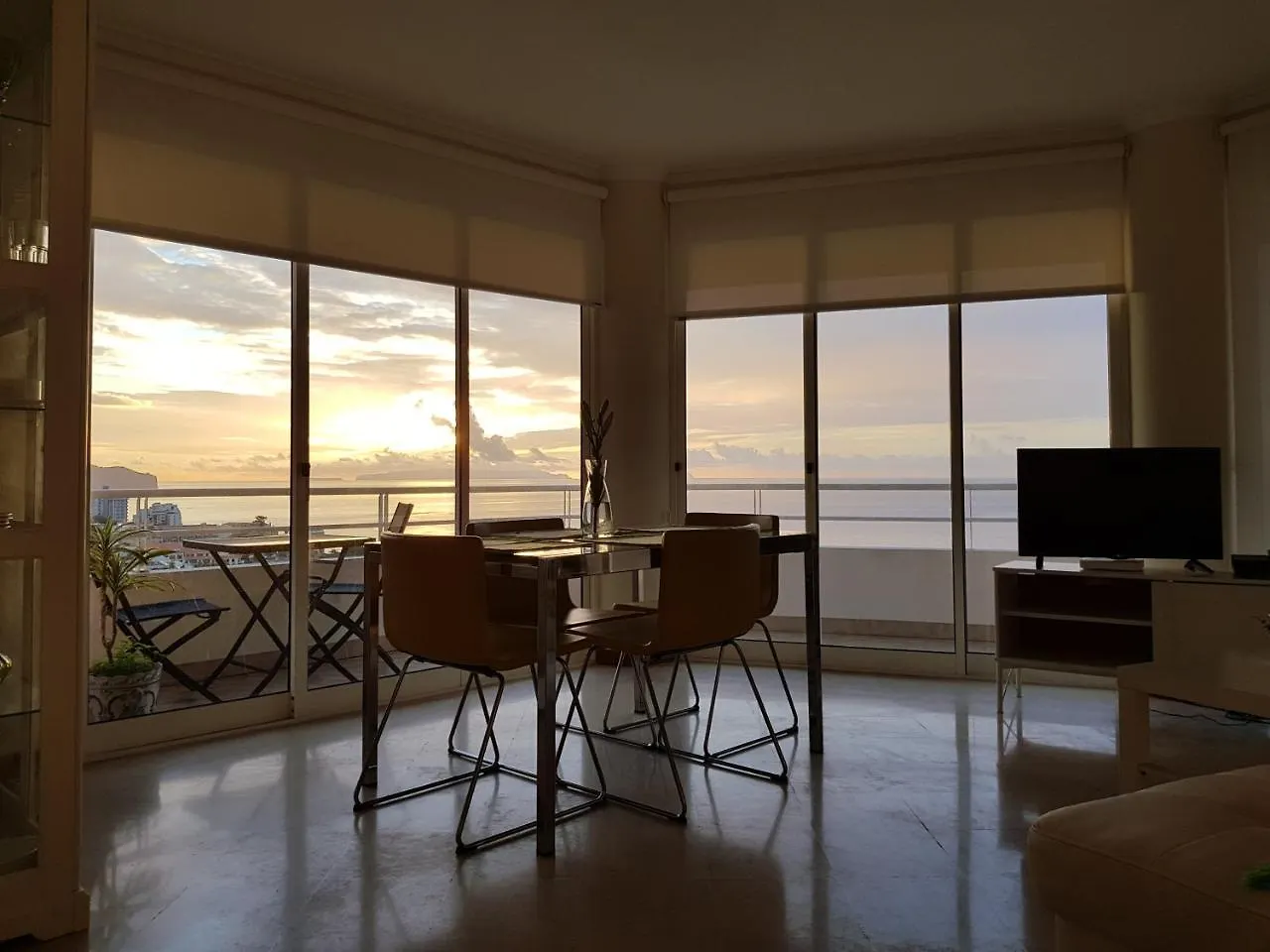 The Sunrise Of Your Dreams With Total Ocean View With New Modern Kitchens 0*, Funchal (Madeira) Portugal
